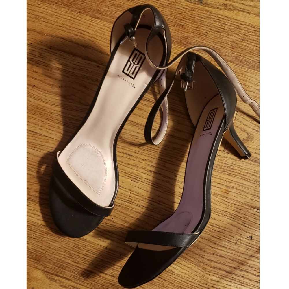 SS Signature Leeza ankle strap heels.  Sz 11